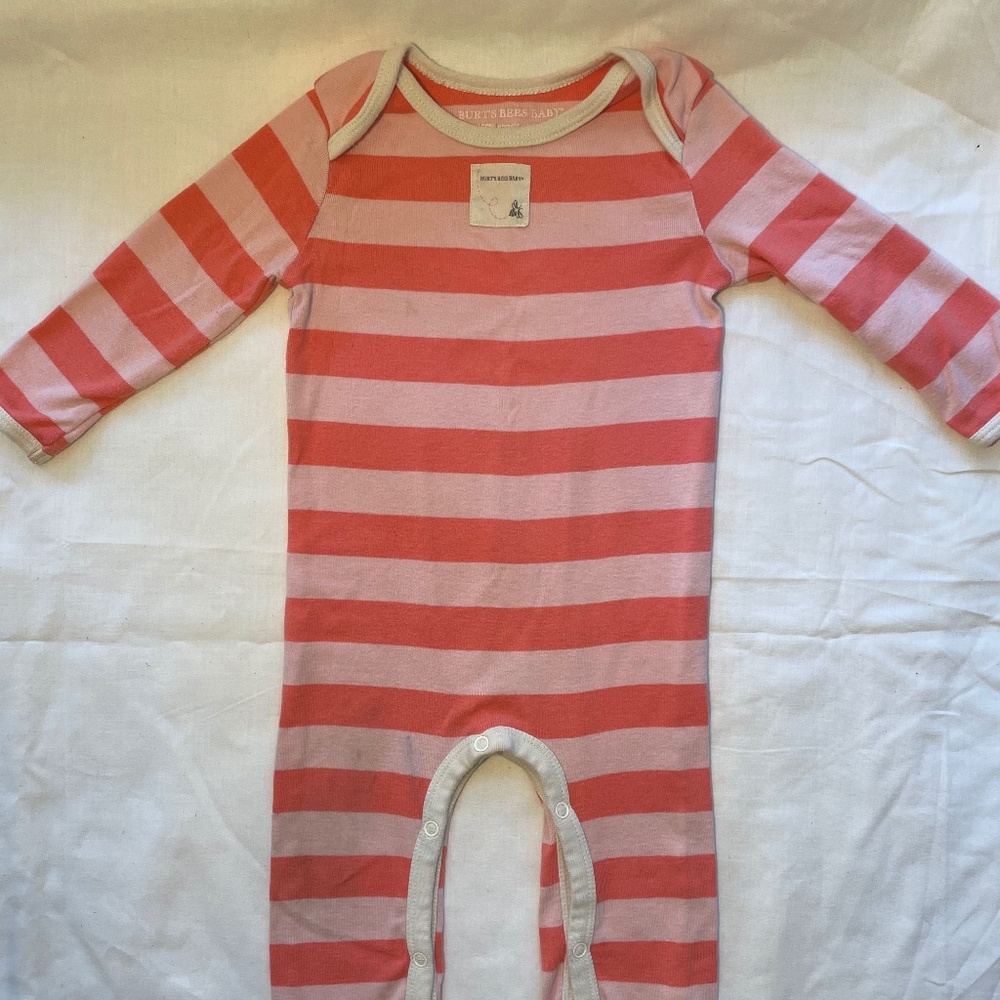Burts Bees 🐝 Pink striped 100% organic cotton 6-9 months